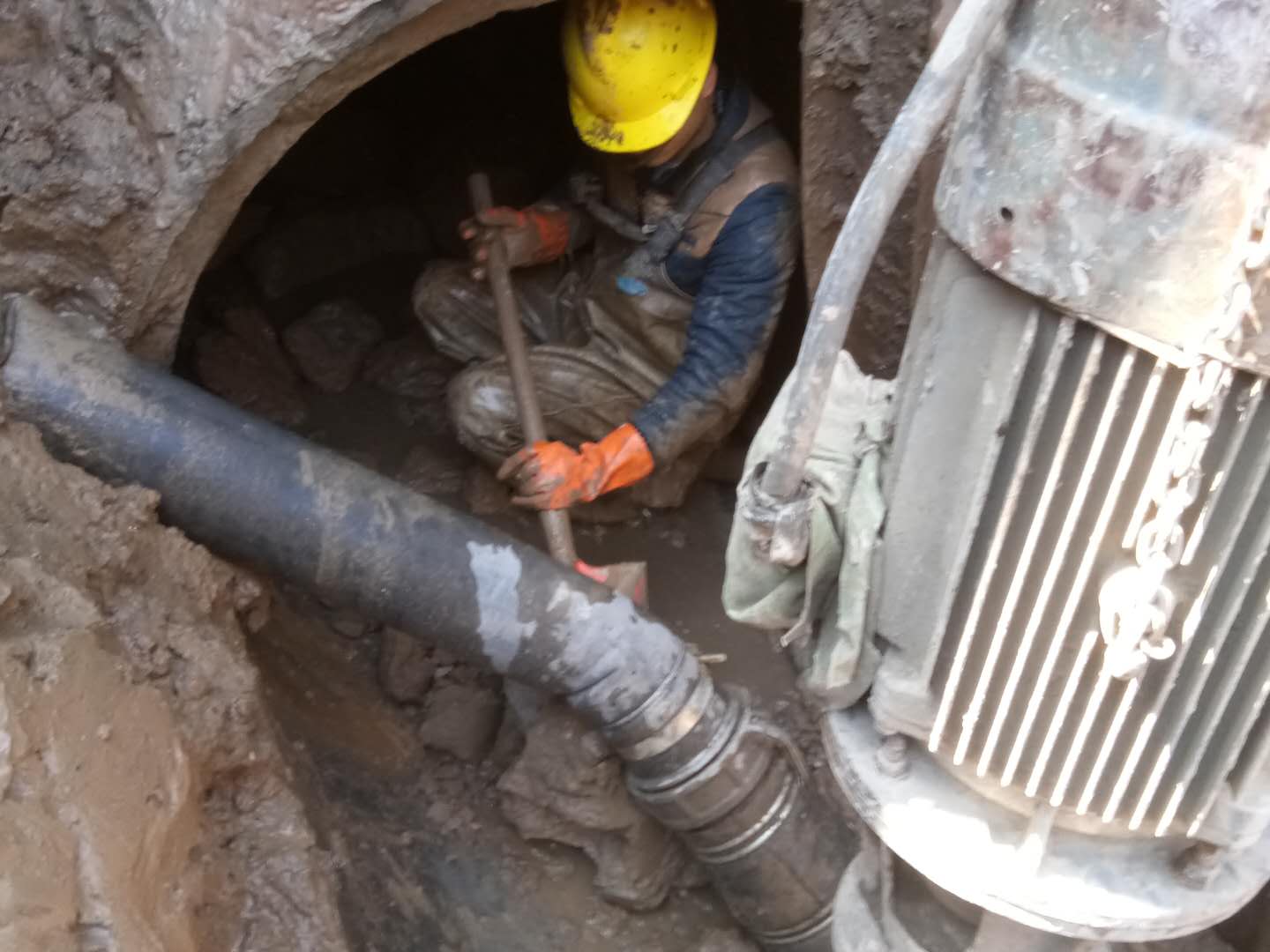 五大连池管道清淤